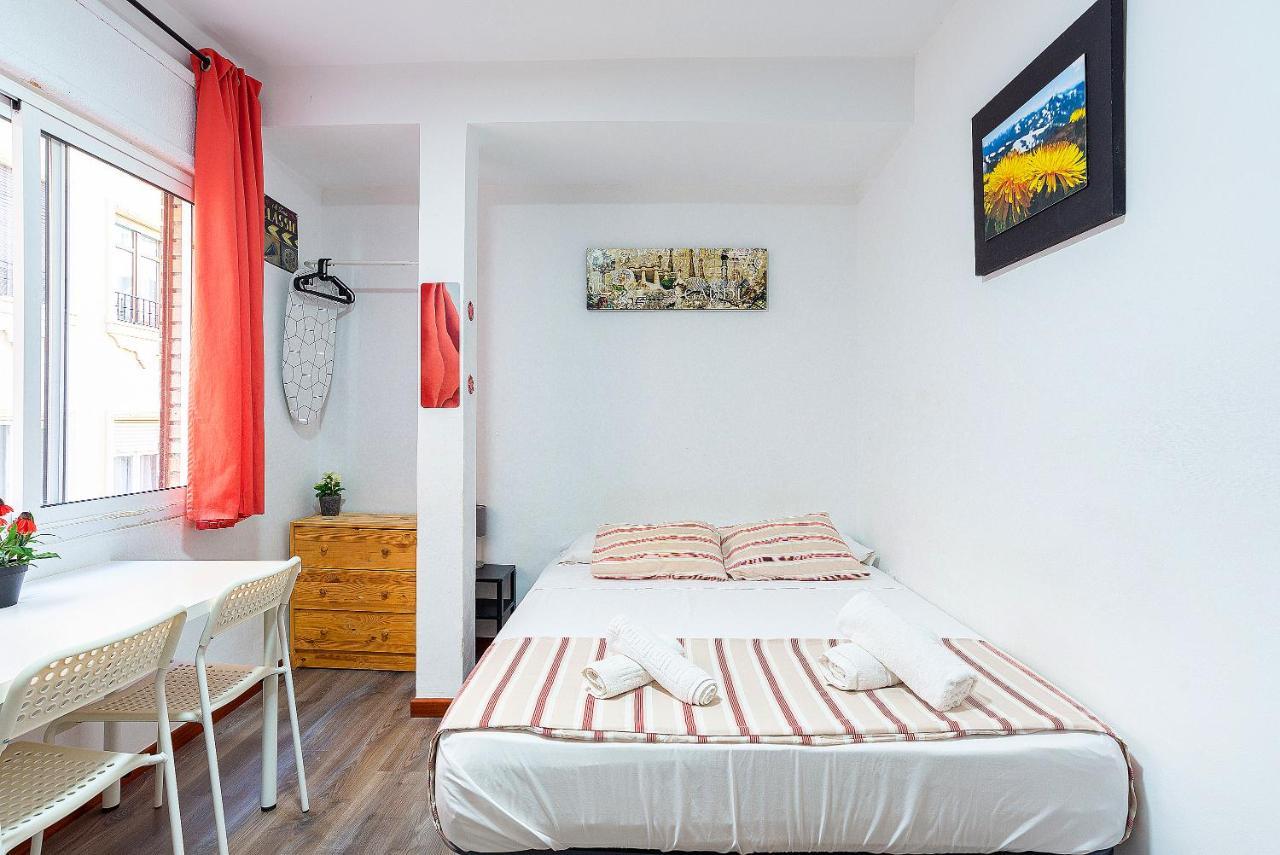 Rooms Young People Only, Soho Citycenter Málaga Kültér fotó