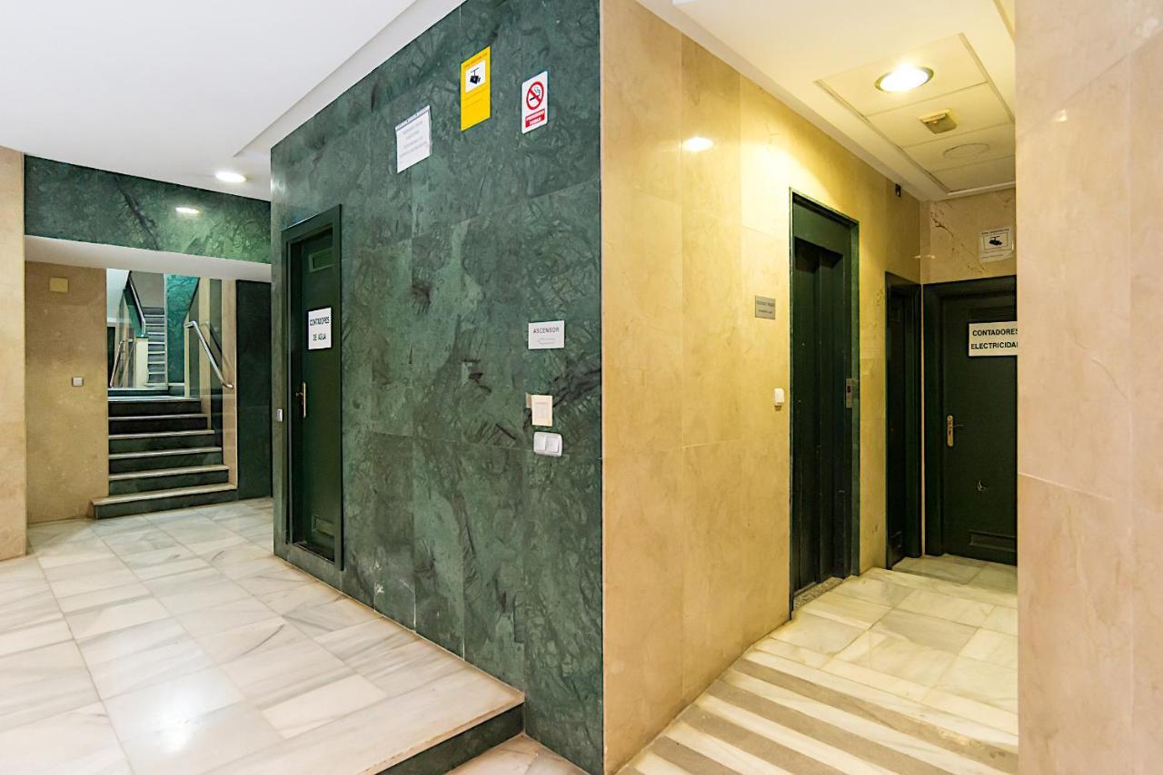 Rooms Young People Only, Soho Citycenter Málaga Kültér fotó